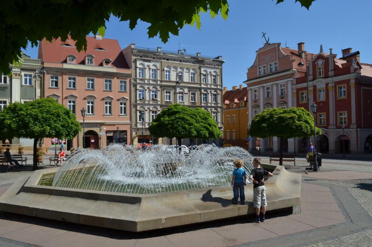 Art Mieszkanie Blisko Dworca Pkp Walbrzych Miasto Exterior foto